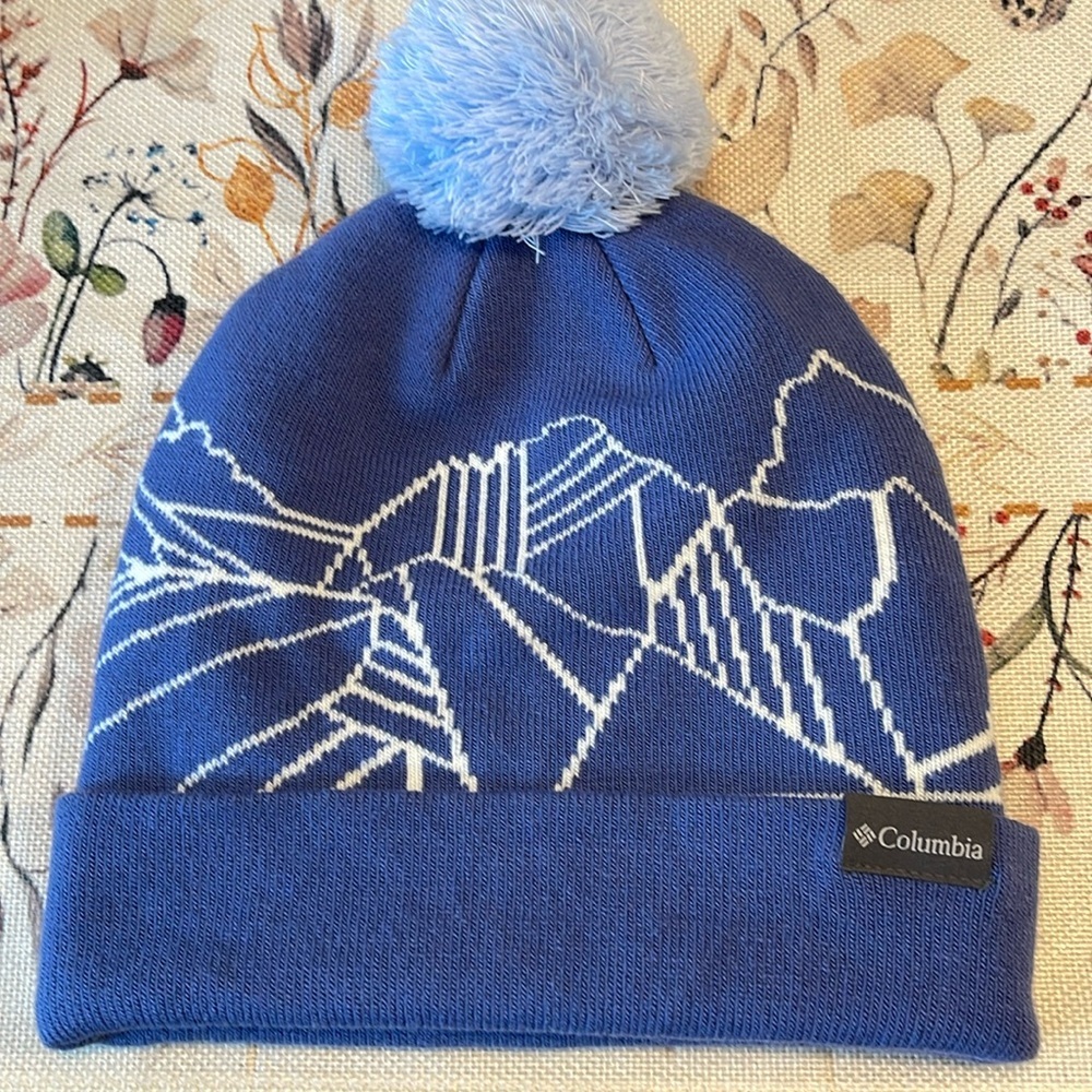 Columbia | Winter Beanie / Hat with Pom | Blue & White | Mtns | Cuffable | OS